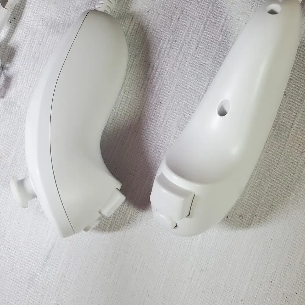 Nintendo Wii Nunchuck Controllers (Pair)